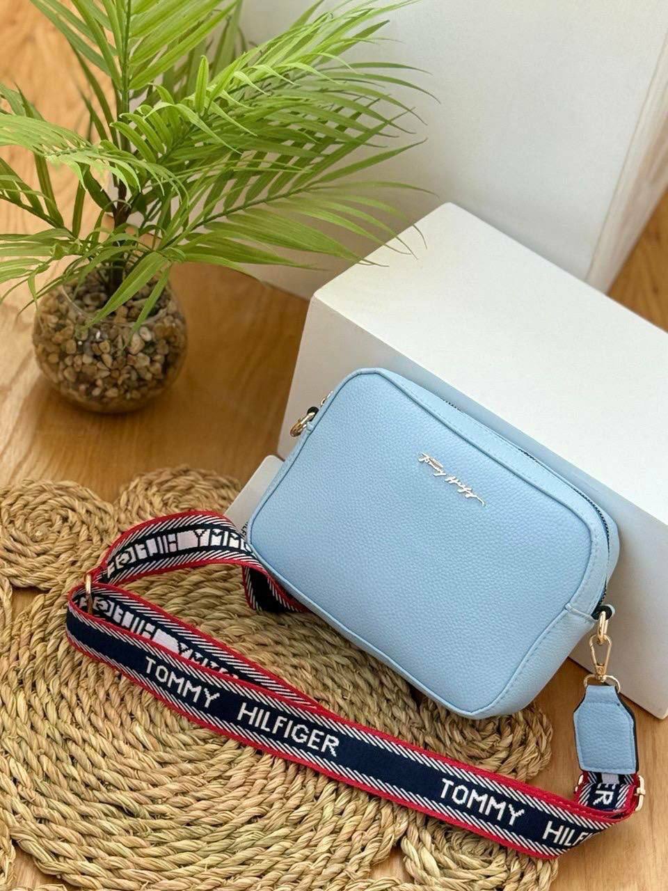 Tommy Hilfiger Crossbody Bag