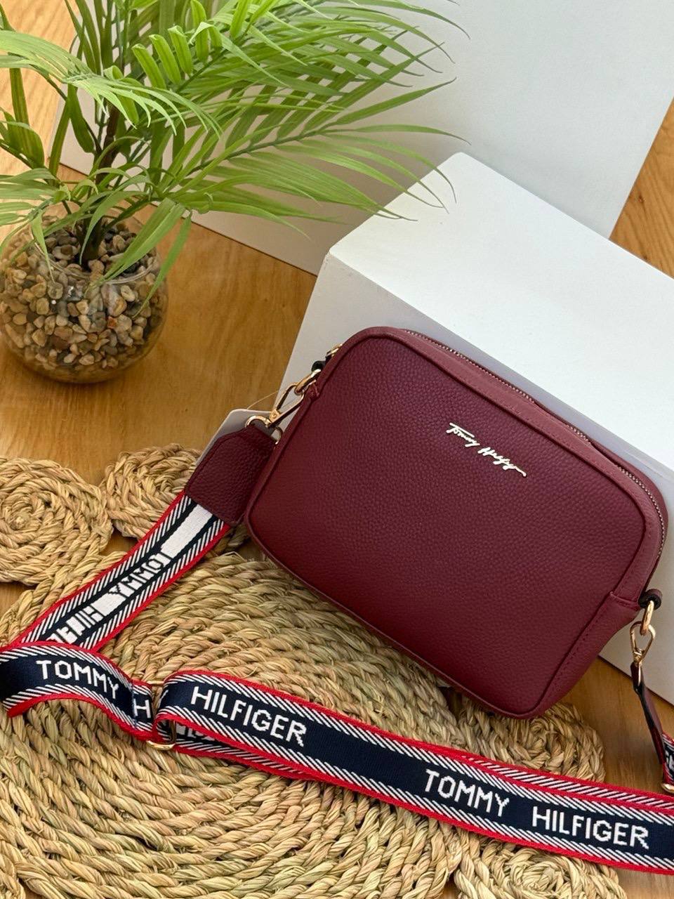 Tommy Hilfiger Crossbody Bag