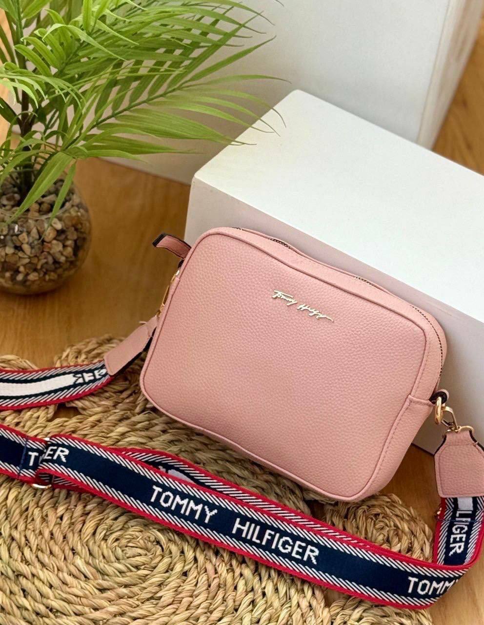 Tommy Hilfiger Crossbody Bag