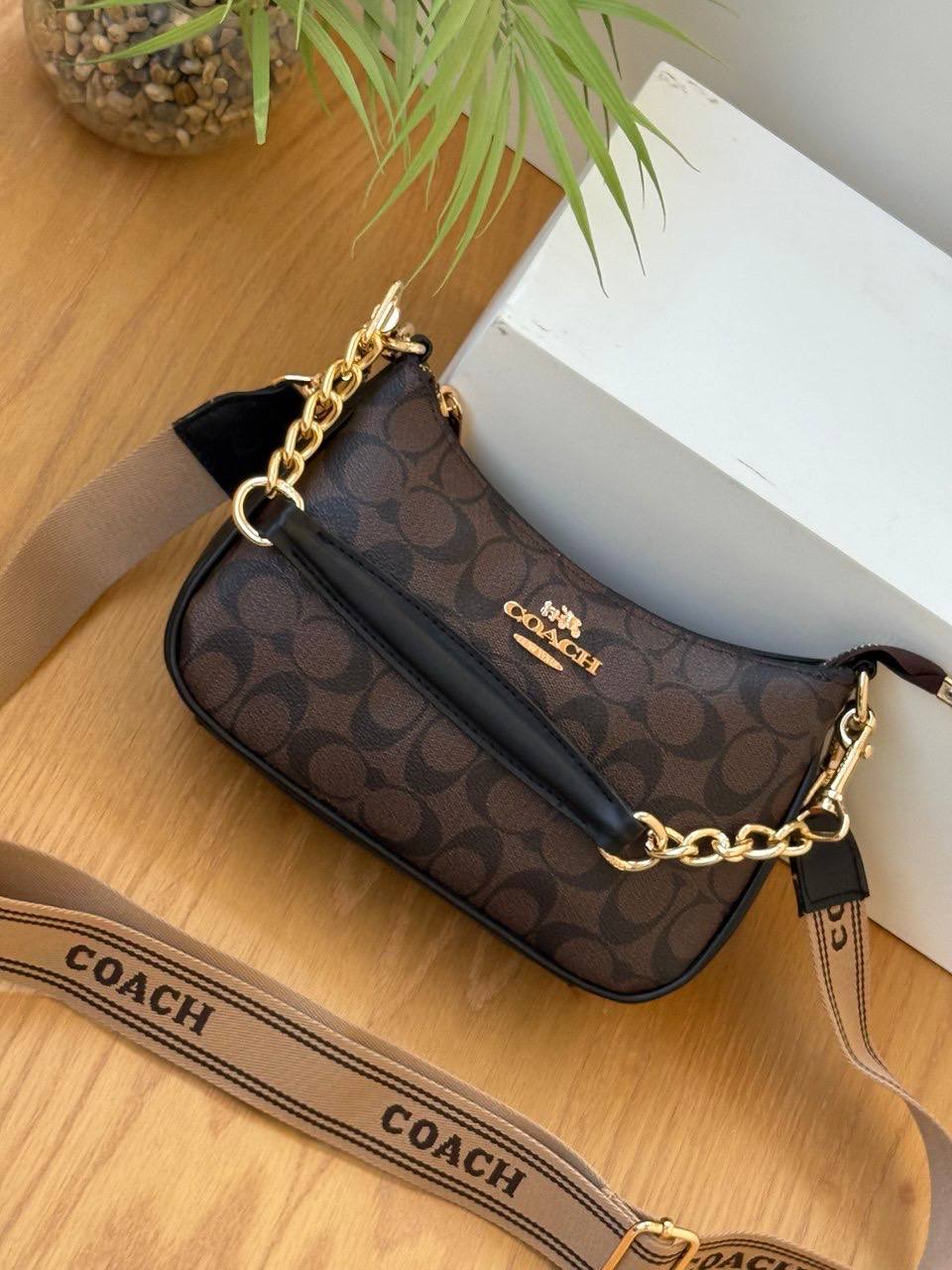 Coach Chains Cross/Hand Bag