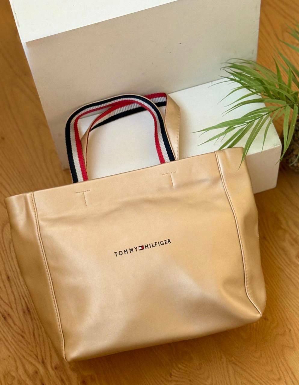 Tommy Hilfiger Plain Tote Bag