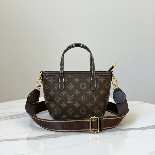 Louis Vuitton Neverfull Bandoulière Bag