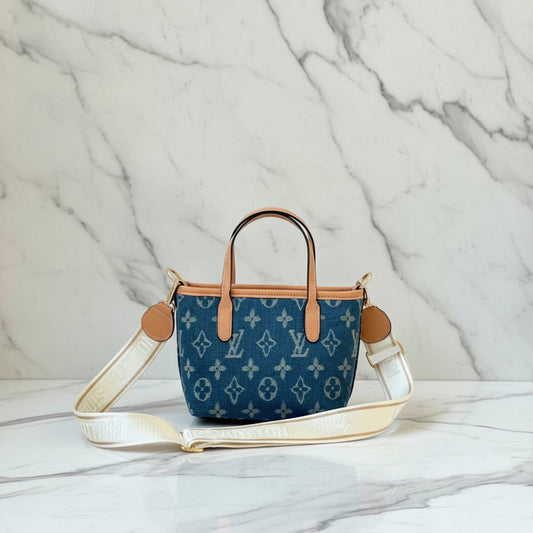 Louis Vuitton Neverfull Bandoulière Bag
