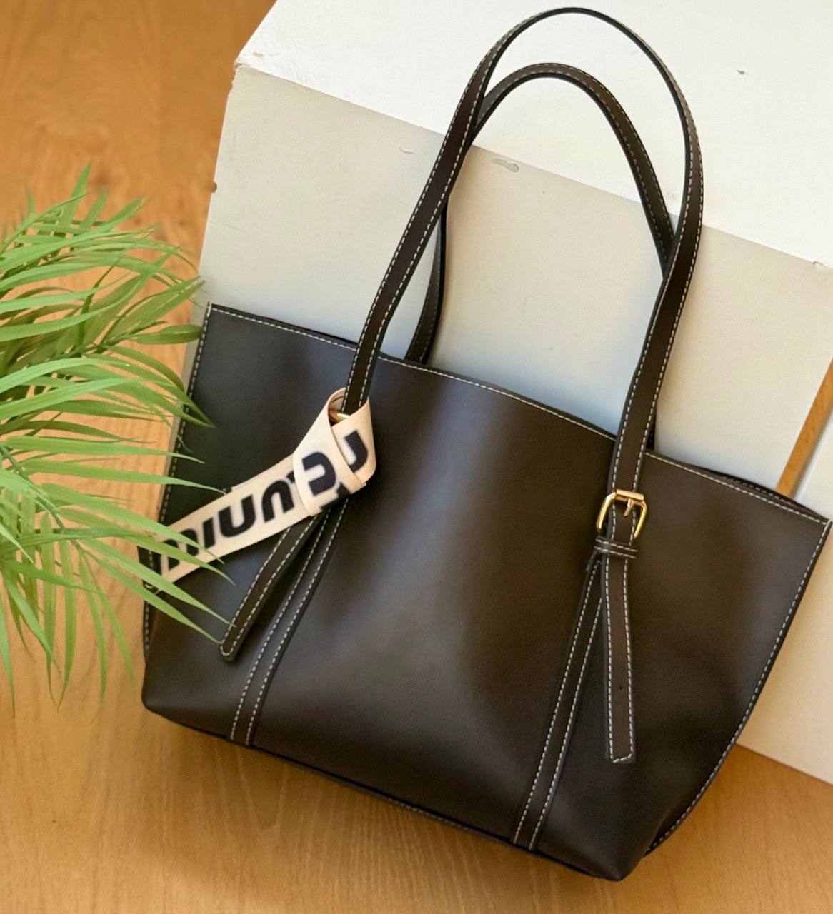 MIU MIU Plain Tote/Hand Bag