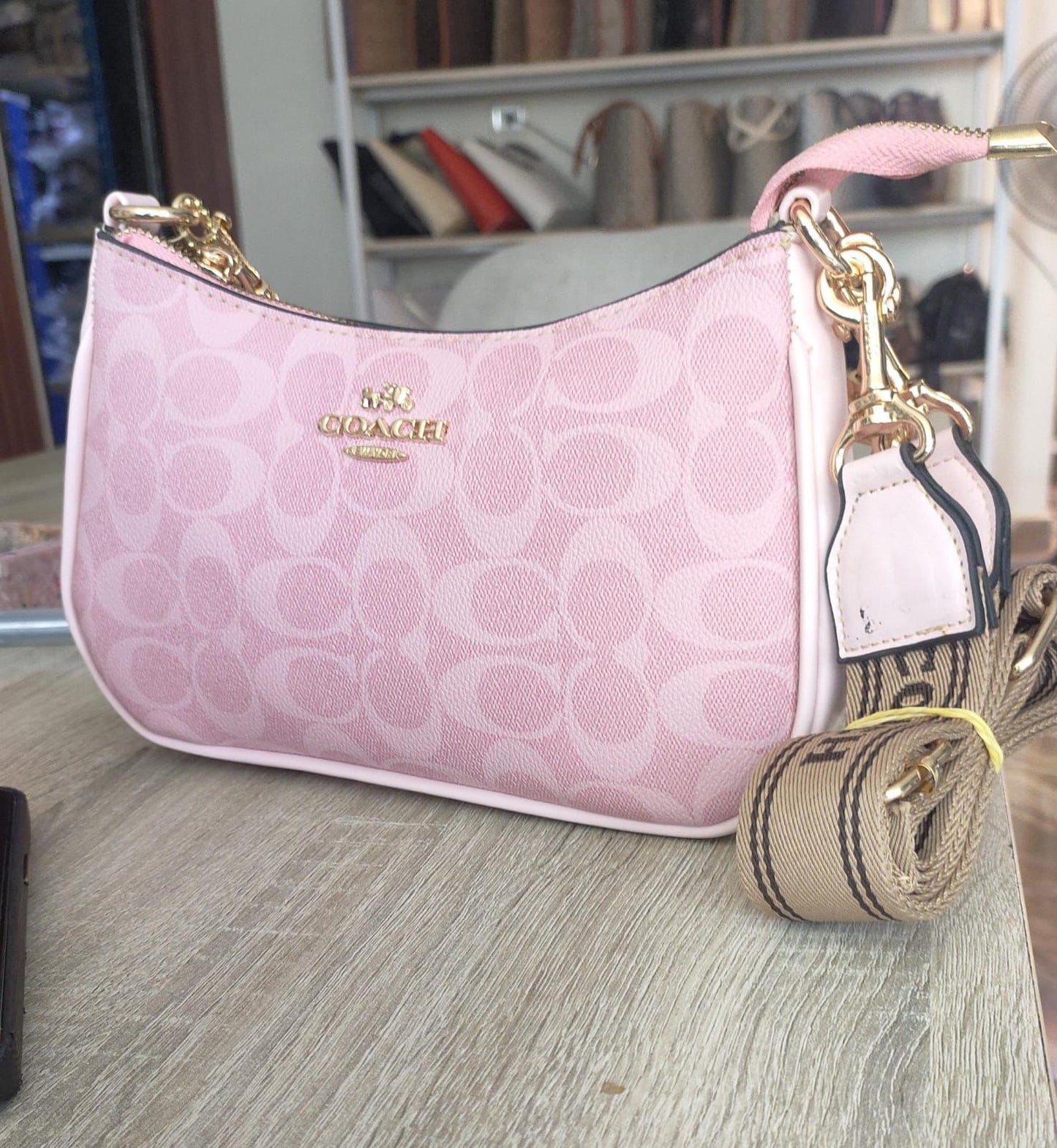 Coach Chains Cross/Hand Bag