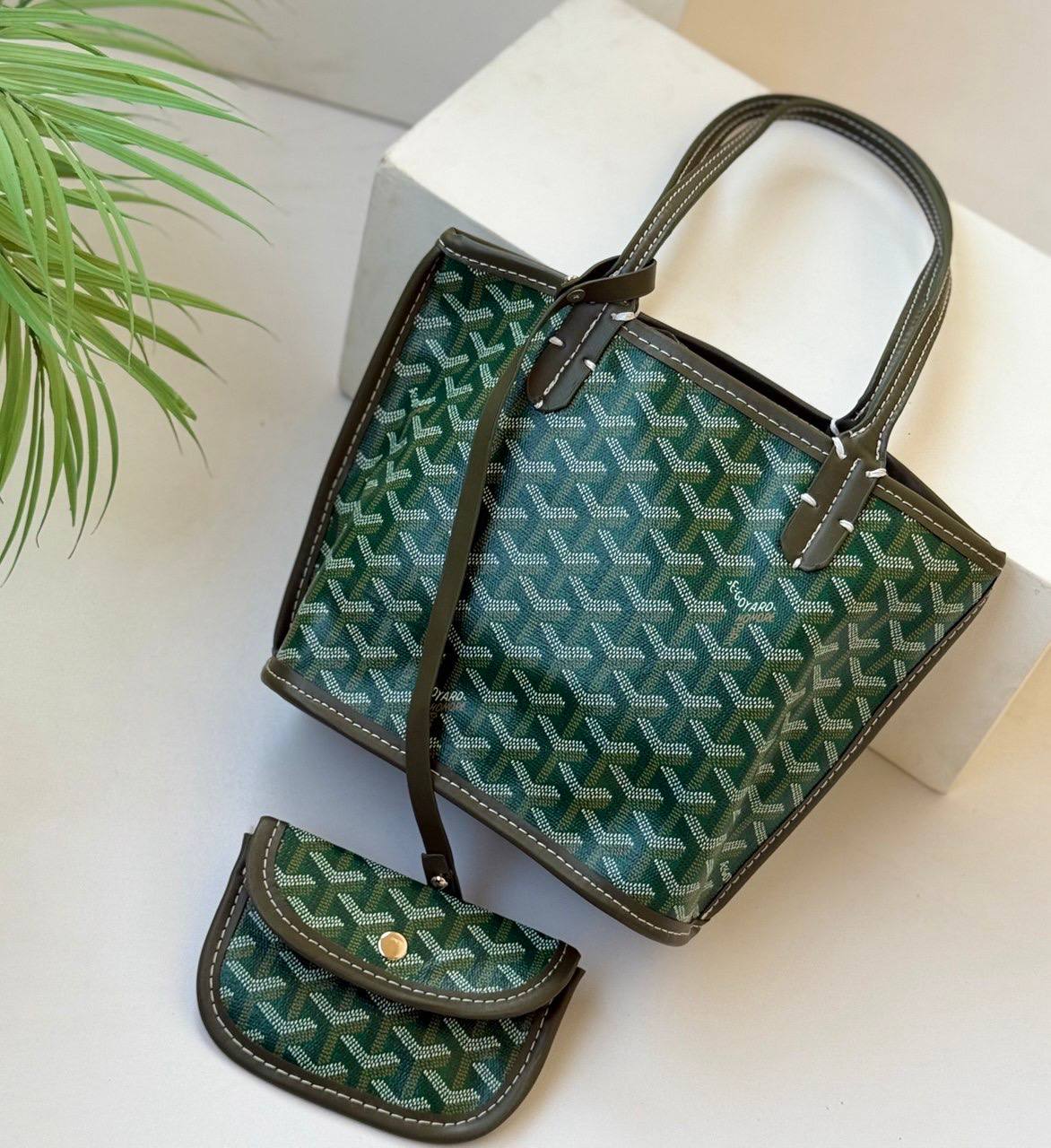 Medium Goyard Hand Bag